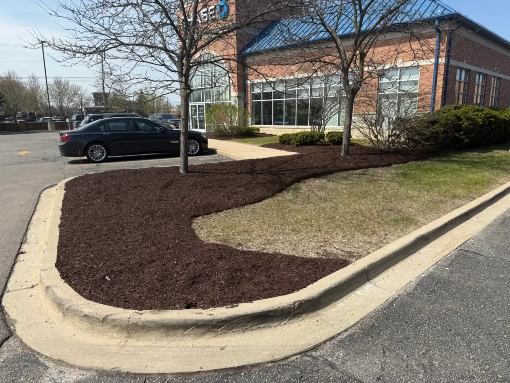 Commercial Mulch Placement - Frontier Landscape Services