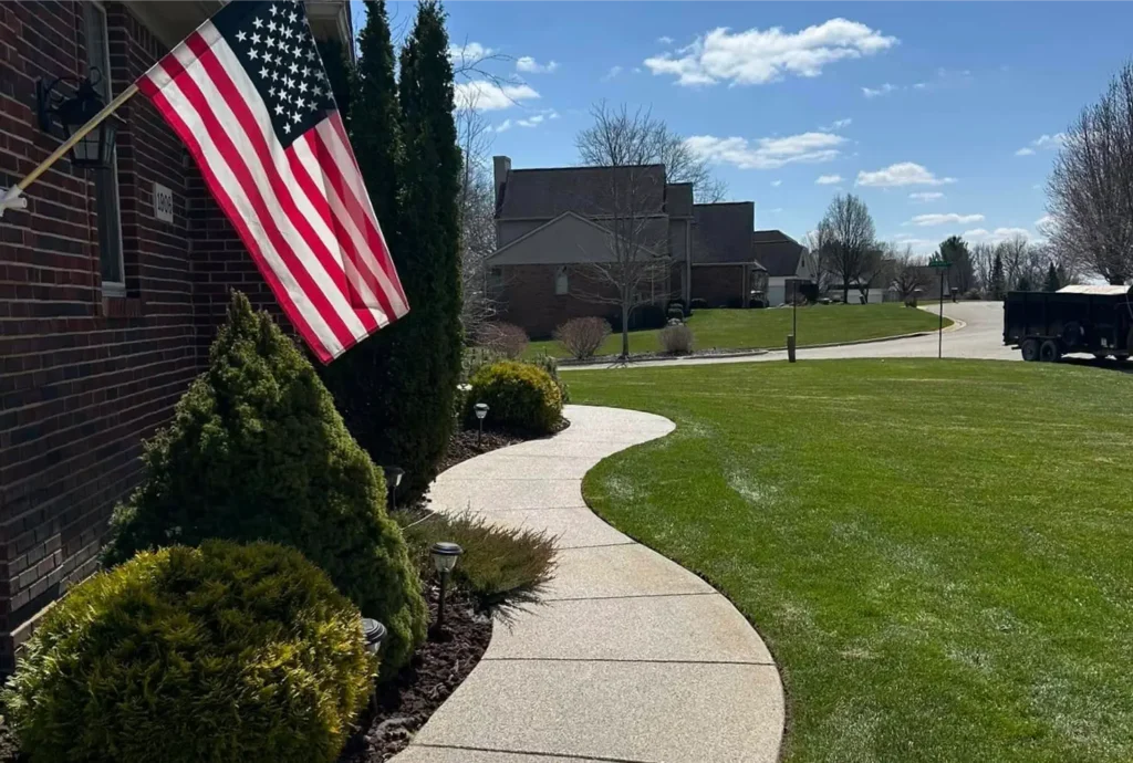 Frontier Landscape Services 3 Lawn_Care_Edging_and_Landscaping-Frontier_Landscape